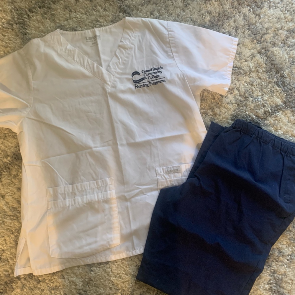 Woman’s Landau Scrub Set - White Top Blue Bottom - Size Medium